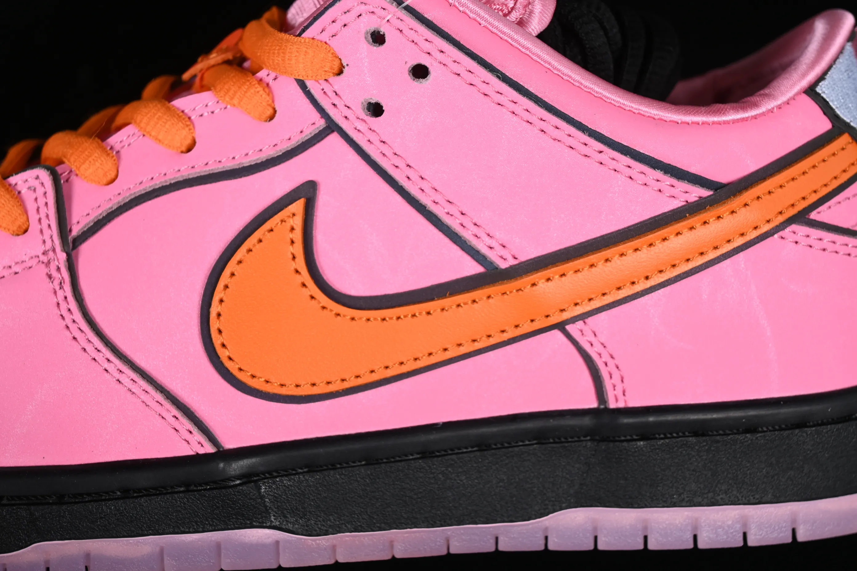 All Categories Nk SB Dunk Series Nk SB Dunk Low Low-top sneakers Pure original version The Powerpuff Girls x Nk SB Dunk Low Powerpuff Girls joint model Low-top casual sneakers FD2631-600